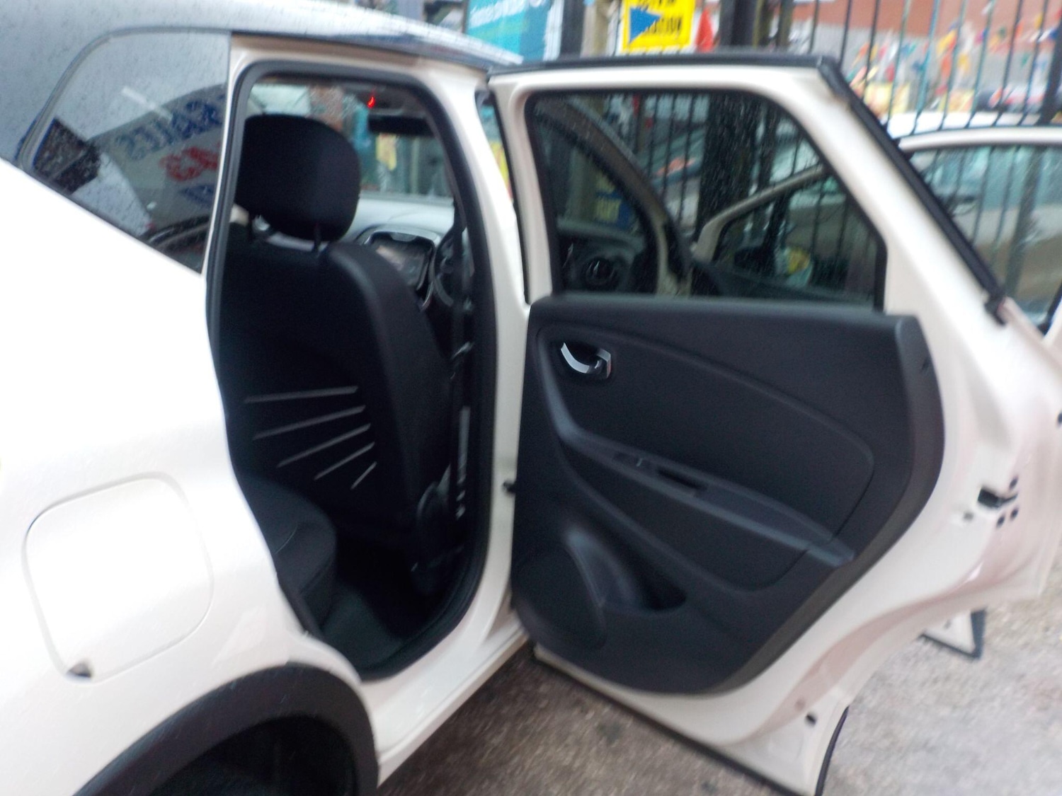 Used Renault Captur for sale - 77456347: Photo 22