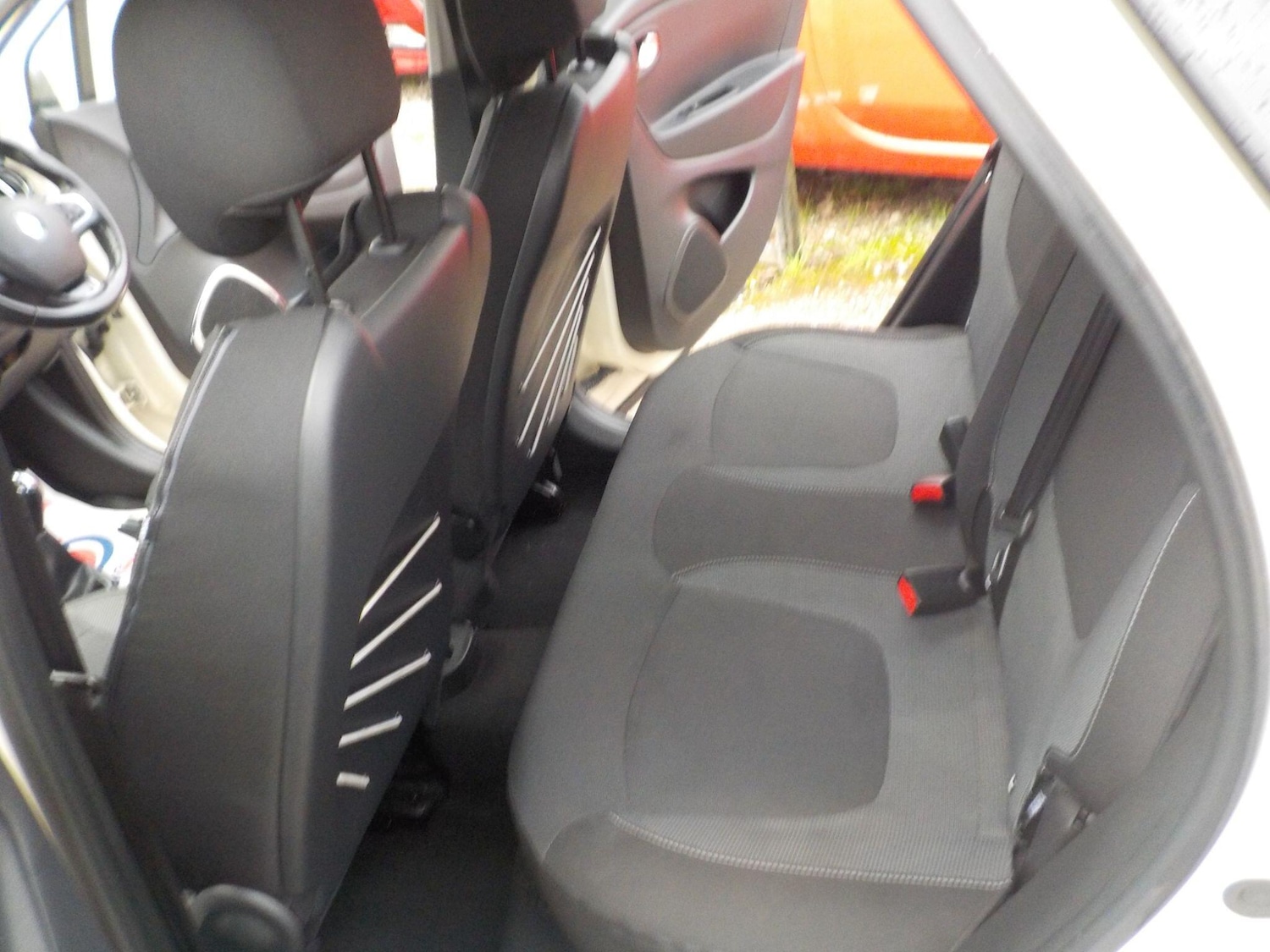 Used Renault Captur for sale - 77456347: Photo 26