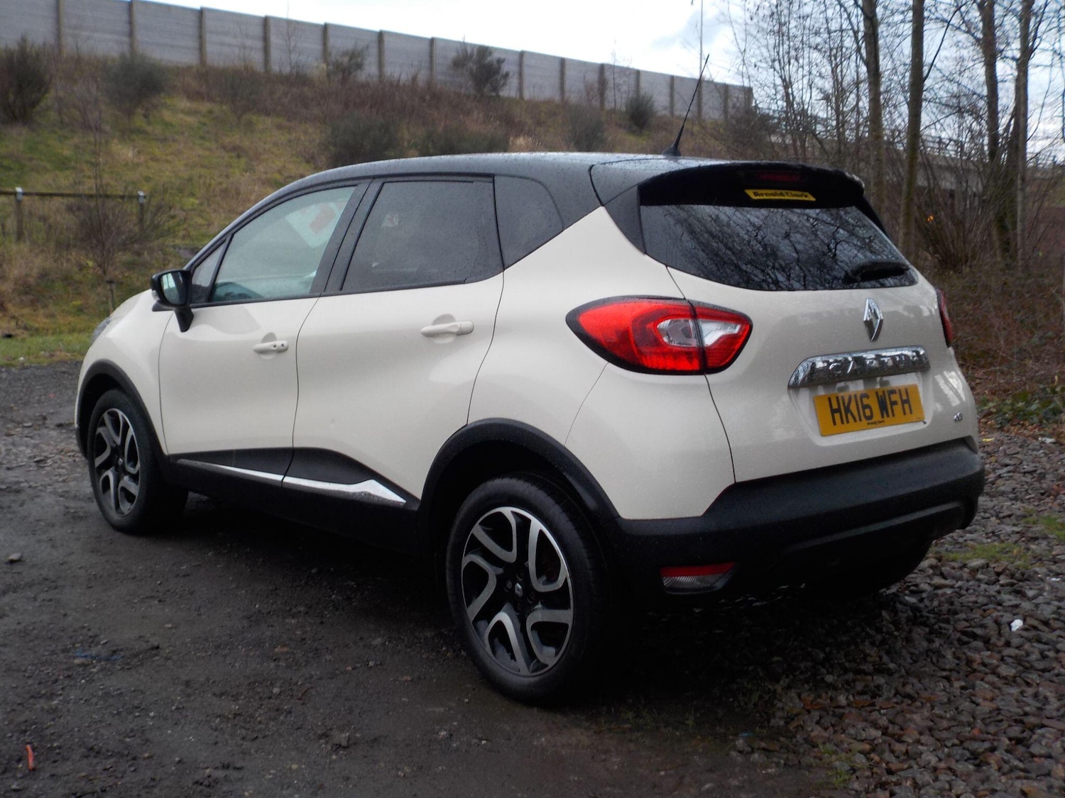 Used Renault Captur for sale - 77456347: Photo 3