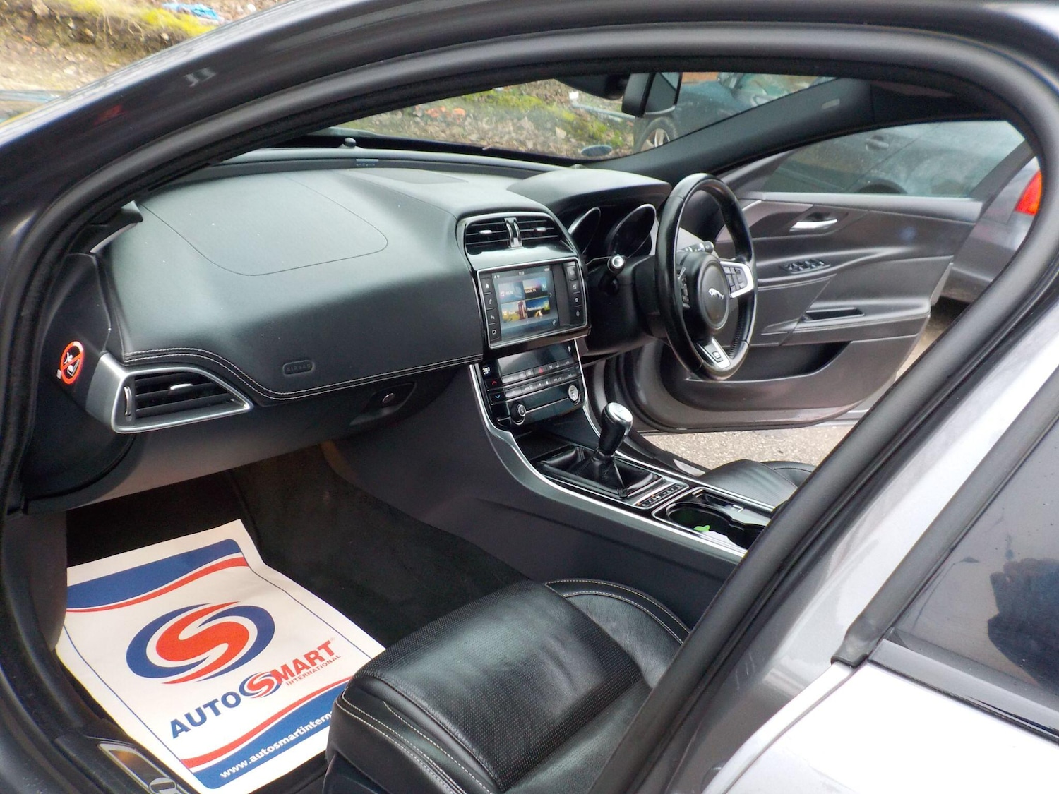 Used Jaguar XE 2016 for sale - 77455284: Photo 11