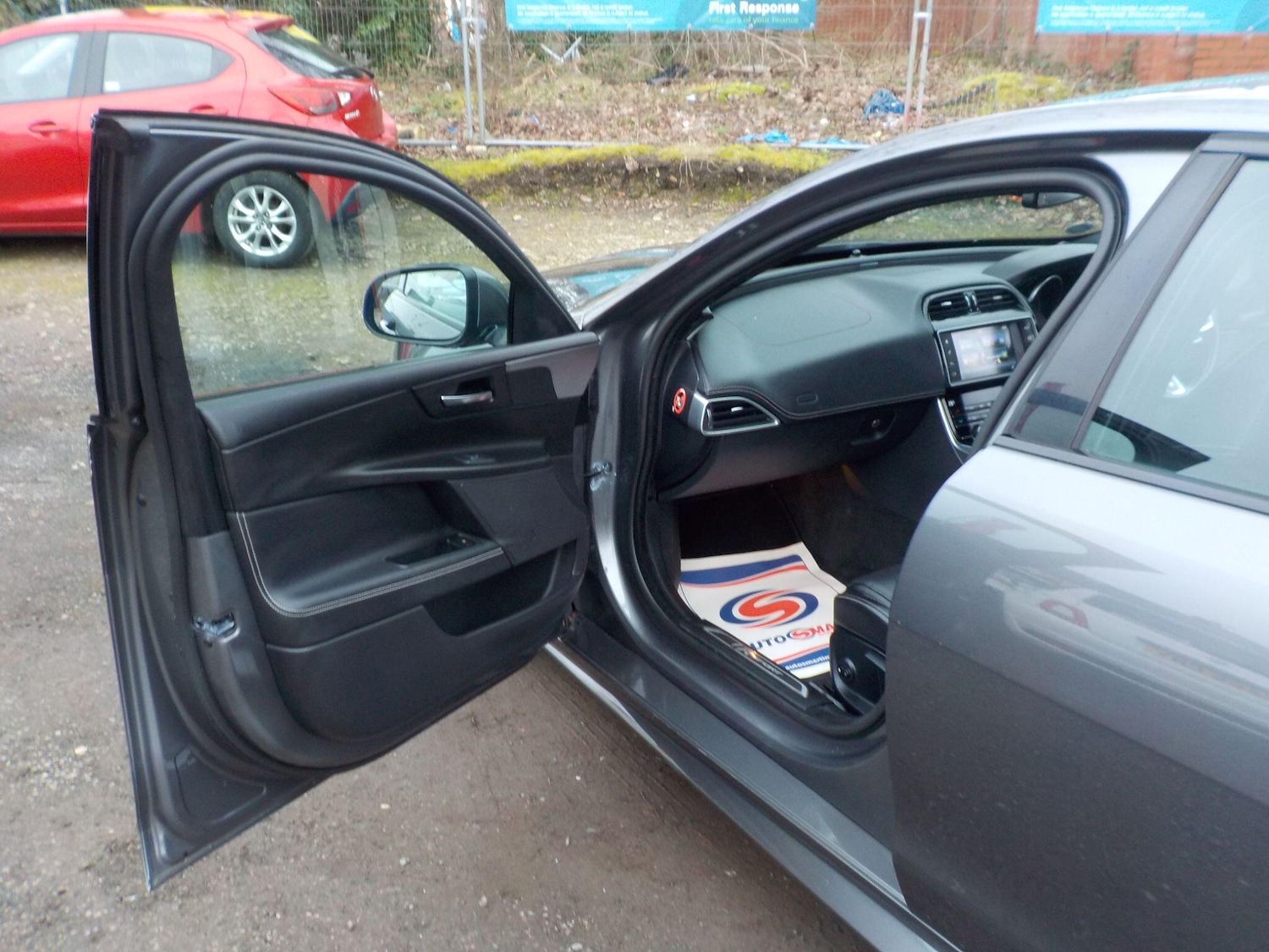 Used Jaguar XE 2016 for sale - 77455284: Photo 28