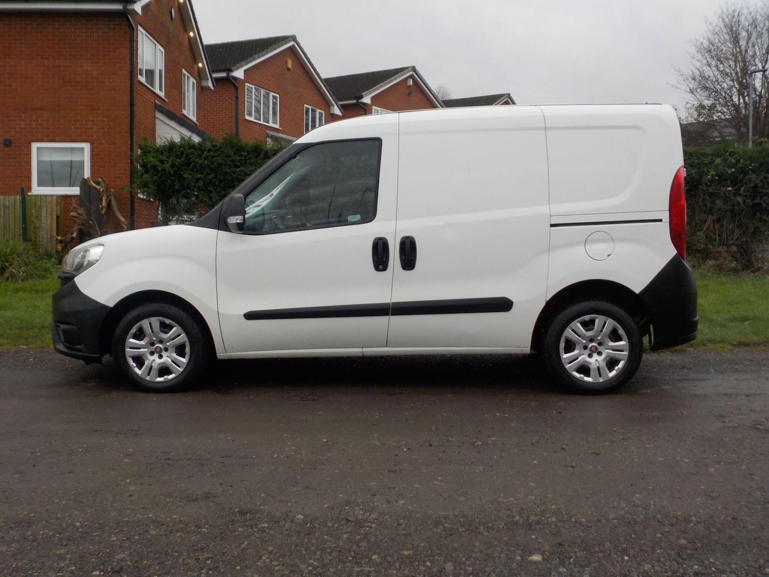 Used Fiat Doblo 2015 for sale - 76727749: Photo 2
