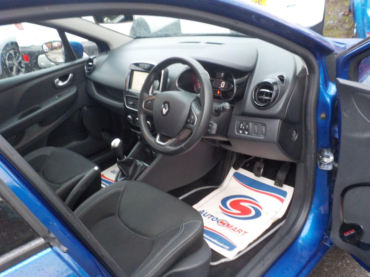 Used Renault Clio 2018 for sale - 77400865: Photo 10