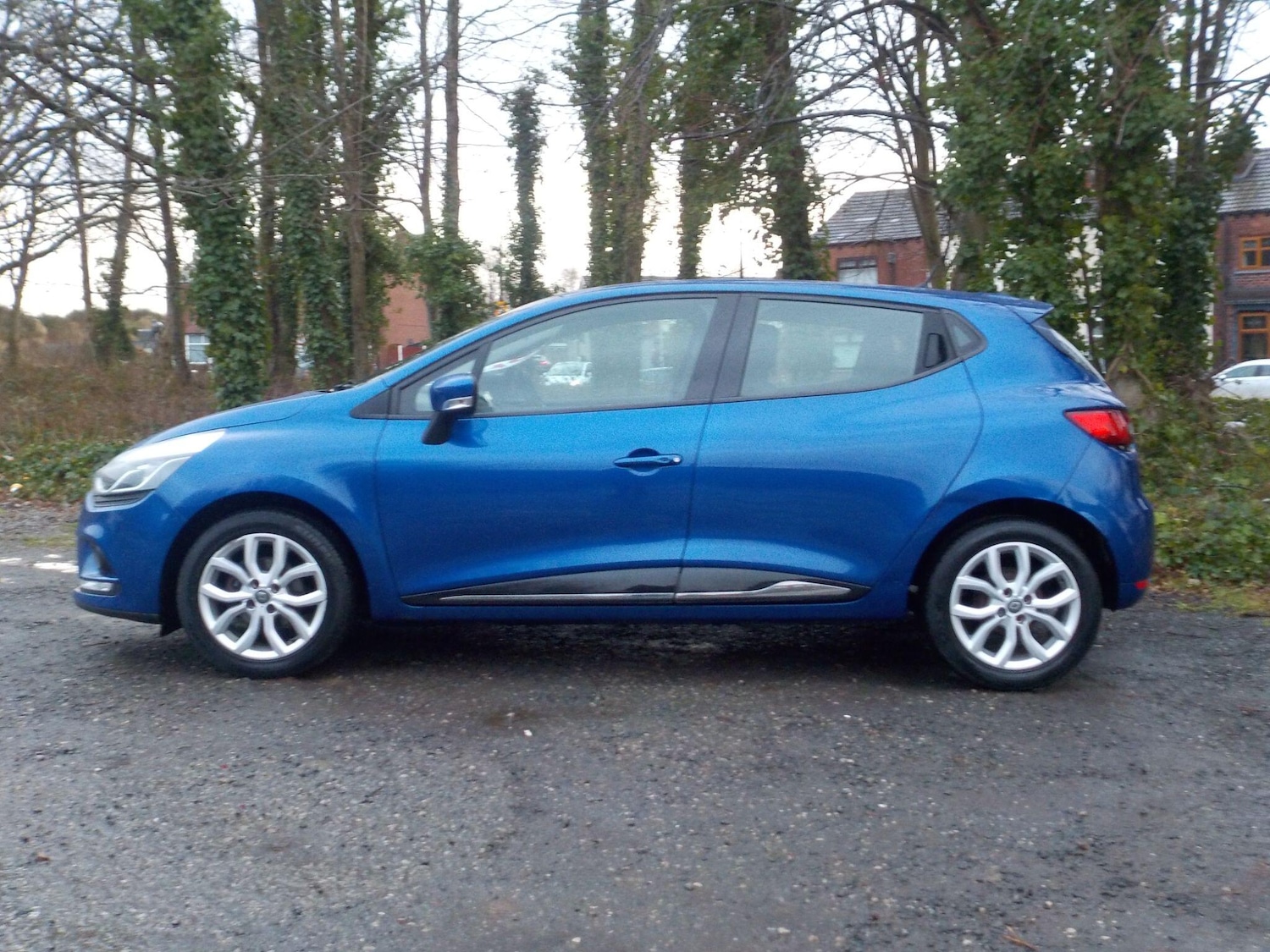 Used Renault Clio 2018 for sale - 77400865: Photo 2