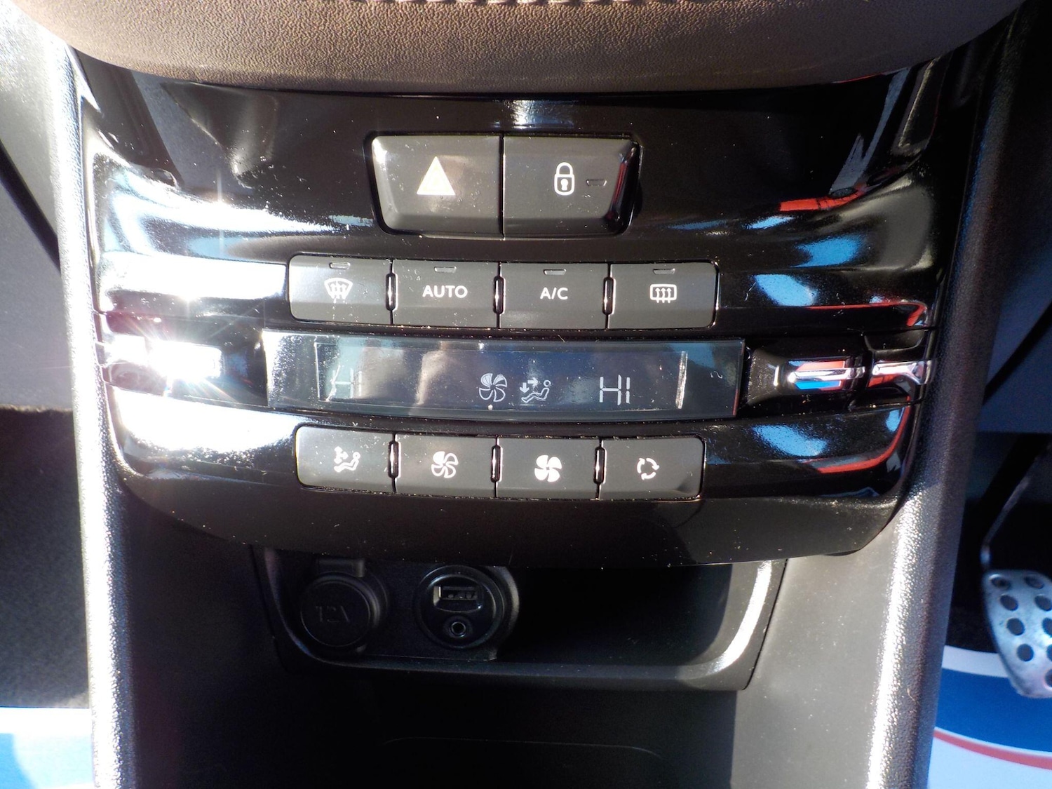 Used Peugeot 2008 2016 for sale - 77768492: Photo 18