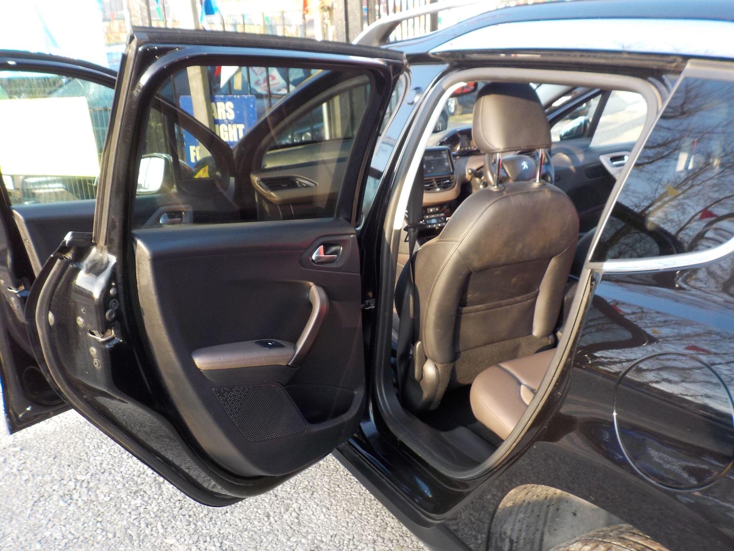 Used Peugeot 2008 2016 for sale - 77768492: Photo 30