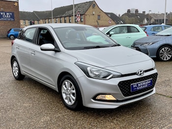 Used Hyundai i20 2018 for sale - 76438729: Photo
