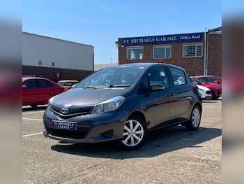 Used Toyota Yaris 2013 for sale - 79357075: Photo
