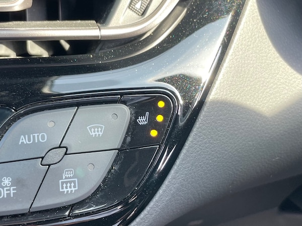 Used Toyota C-HR 2018 for sale - 74824547: Photo 41