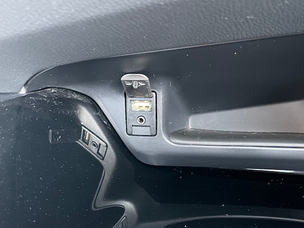 Used Toyota C-HR 2018 for sale - 74824547: Photo 42