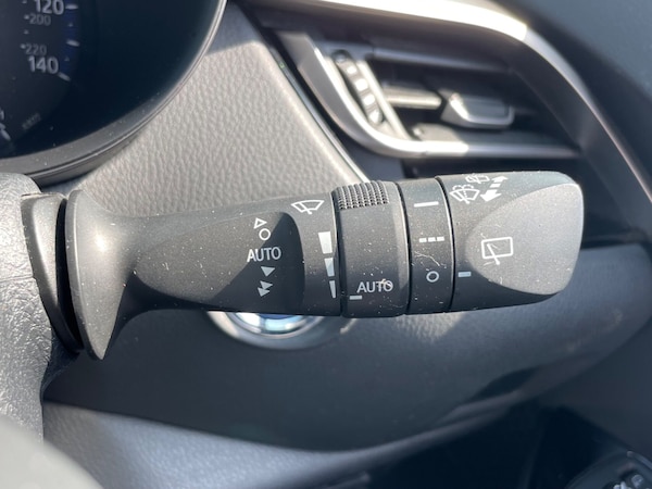 Used Toyota C-HR 2018 for sale - 74824547: Photo 50
