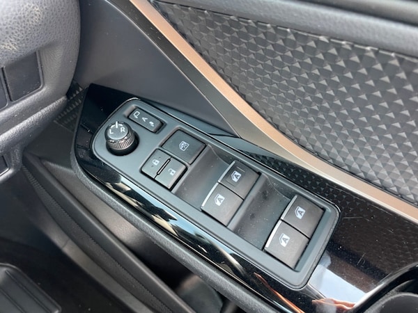 Used Toyota C-HR 2018 for sale - 74824547: Photo 55