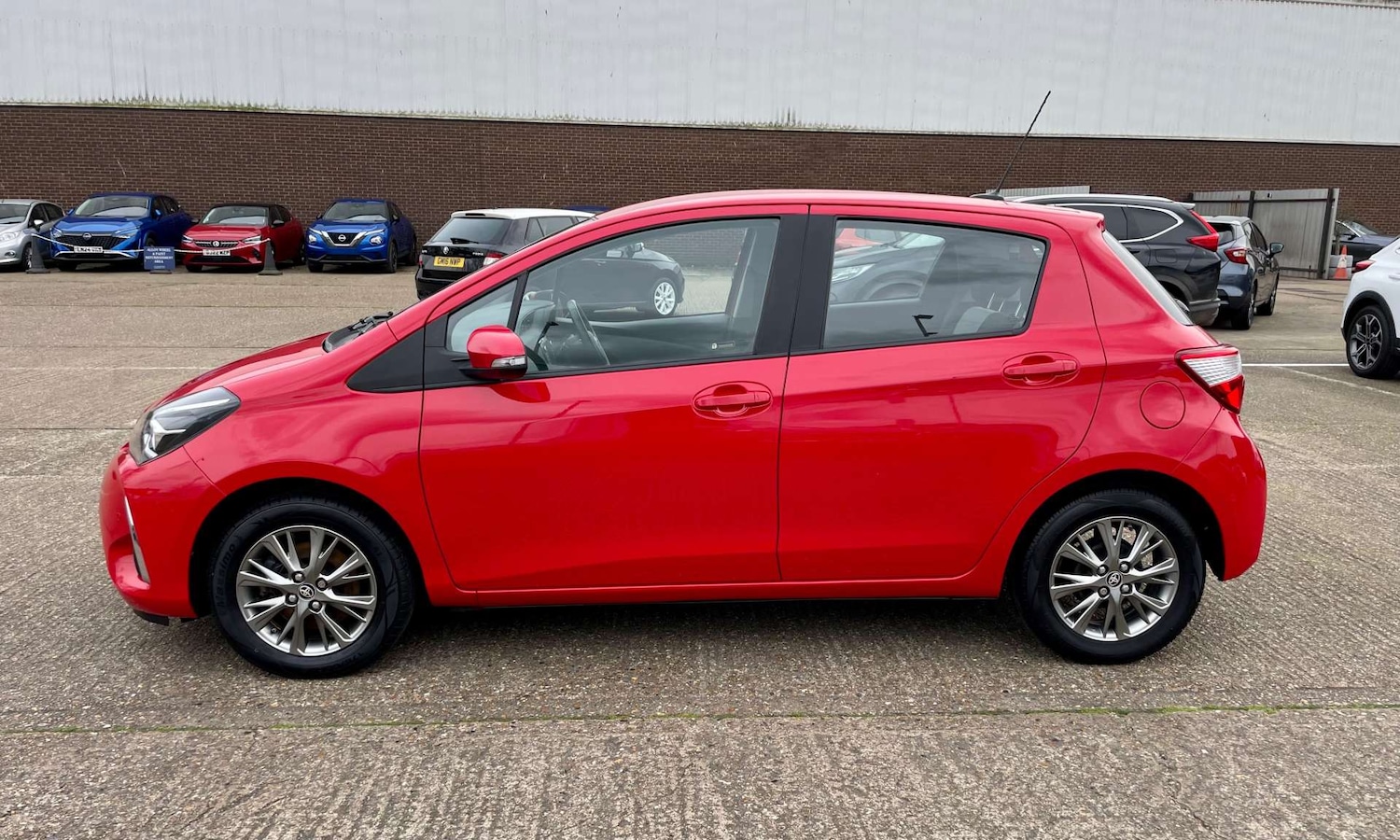 Used Toyota Yaris 2017 for sale - 77880442: Photo 11