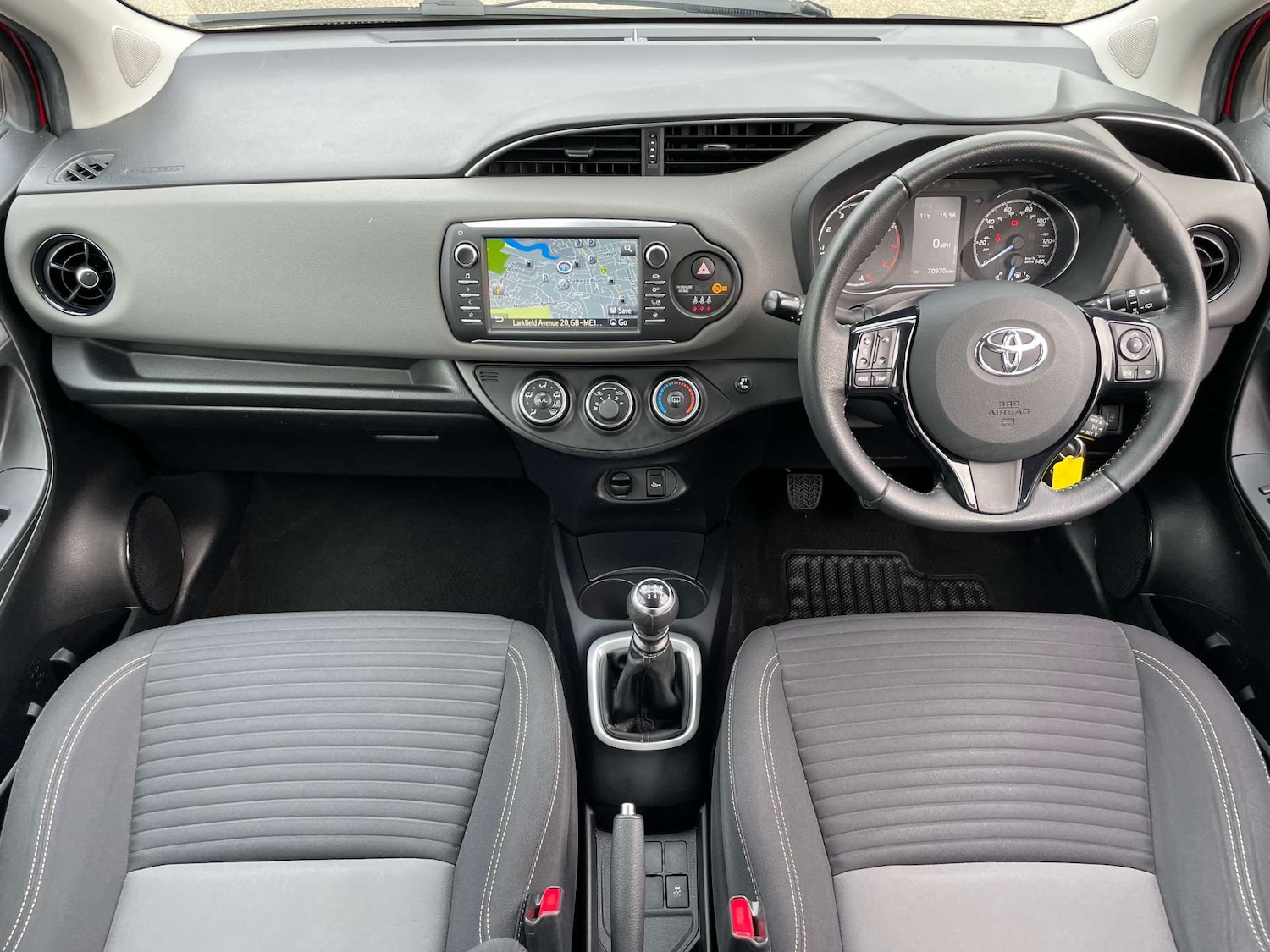 Used Toyota Yaris 2017 for sale - 77880442: Photo 2