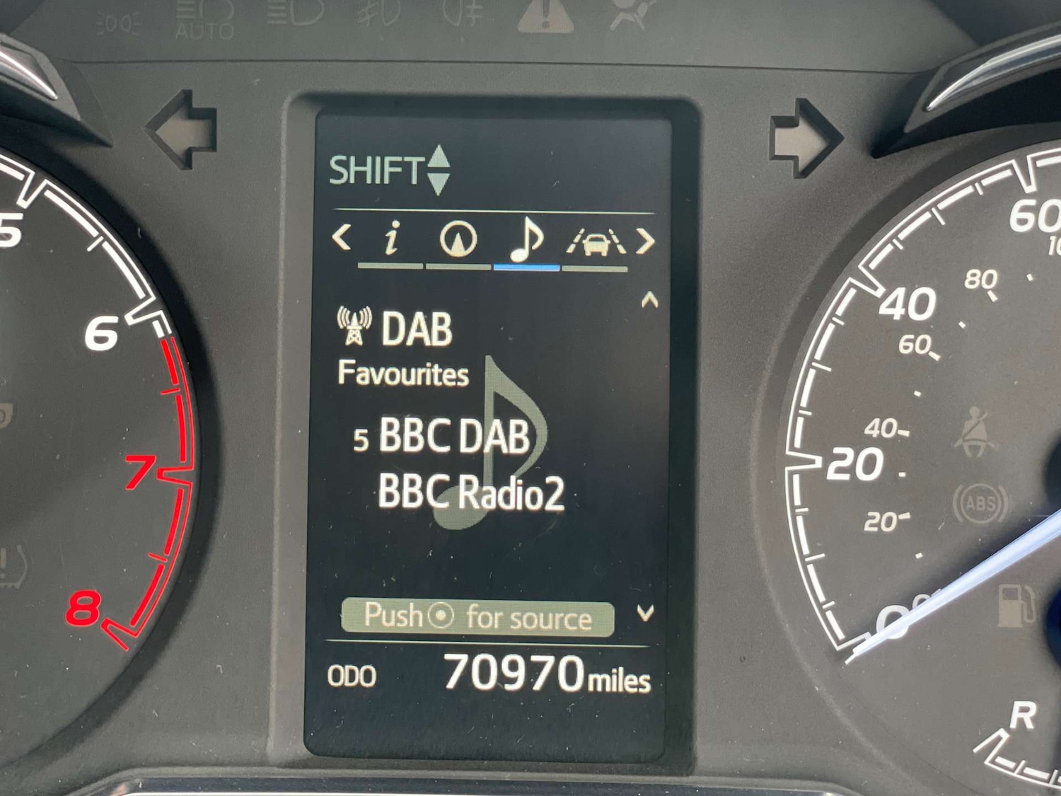 Used Toyota Yaris 2017 for sale - 77880442: Photo 23