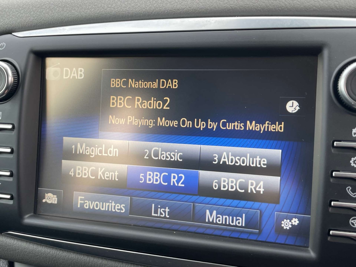 Used Toyota Yaris 2017 for sale - 77880442: Photo 30