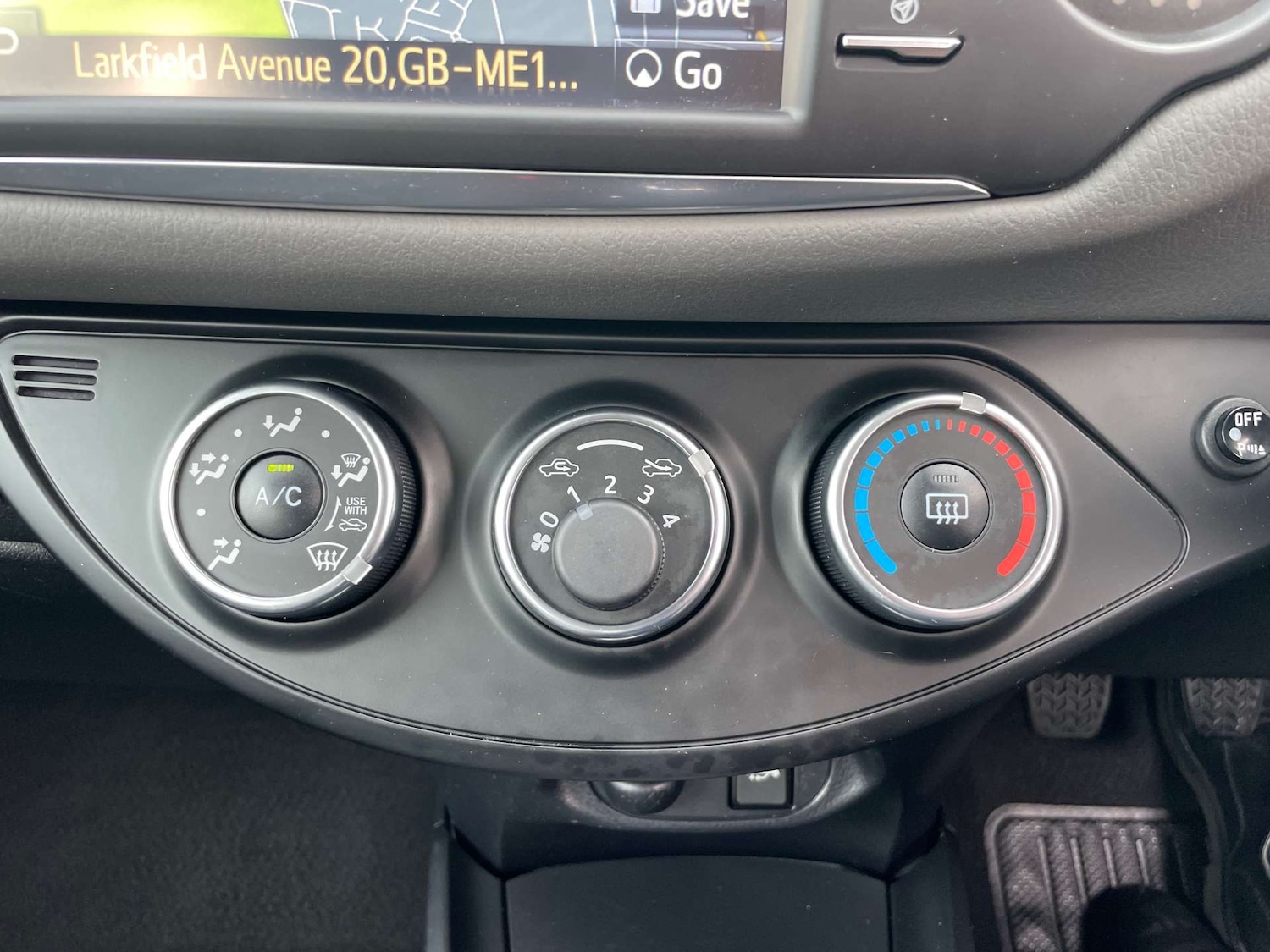 Used Toyota Yaris 2017 for sale - 77880442: Photo 38