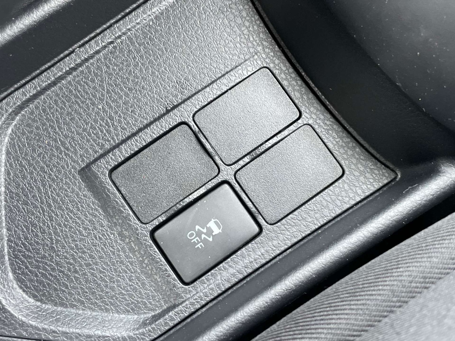 Used Toyota Yaris 2017 for sale - 77880442: Photo 43