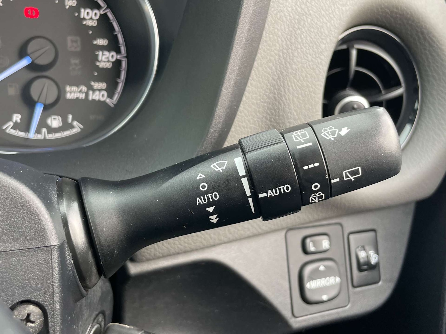 Used Toyota Yaris 2017 for sale - 77880442: Photo 48