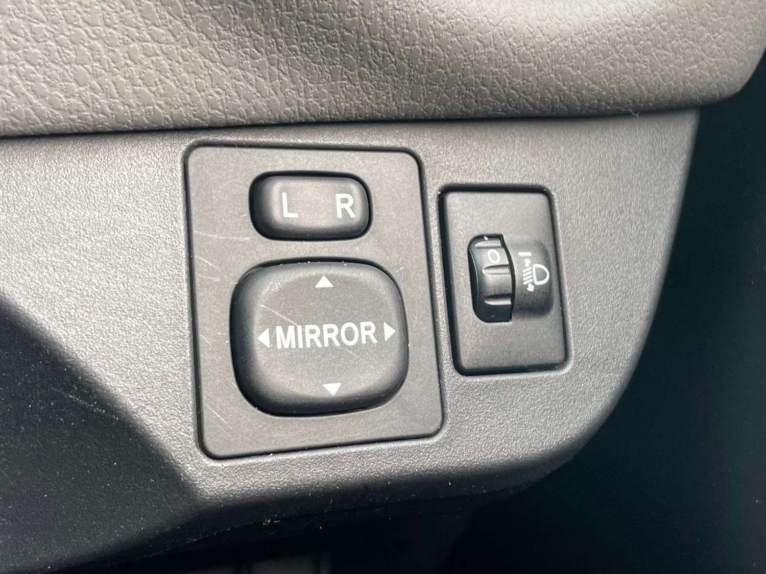 Used Toyota Yaris 2017 for sale - 77880442: Photo 49