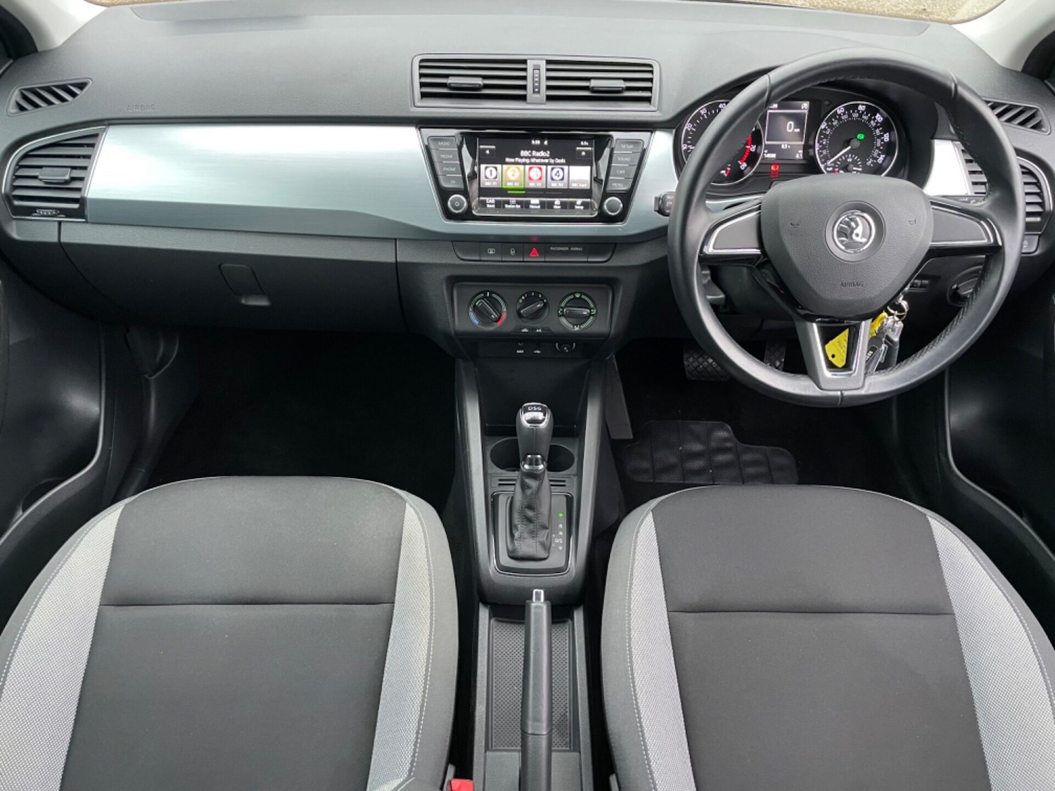 Used Skoda Fabia 2015 for sale - 76651152: Photo 2