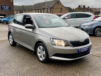 Used Skoda Fabia 2015 for sale - 76651152: Photo