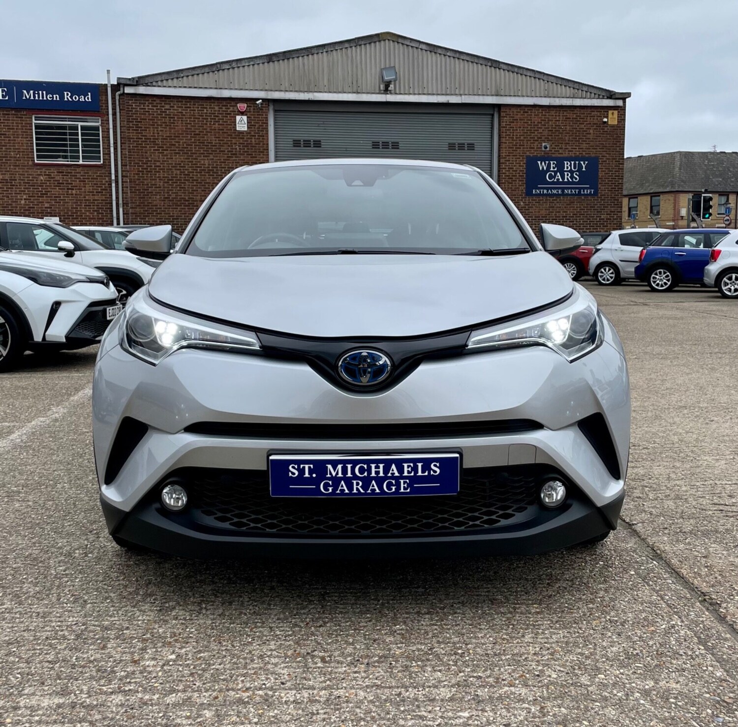Used Toyota C-HR 2017 for sale - 76185962: Photo 5