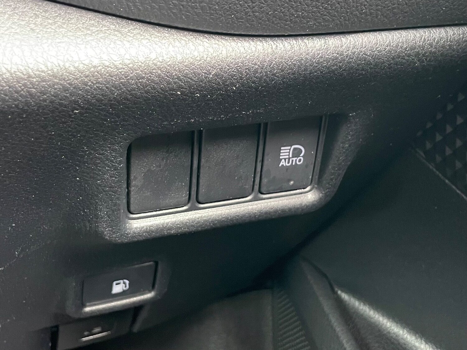 Used Toyota C-HR 2017 for sale - 76185962: Photo 50