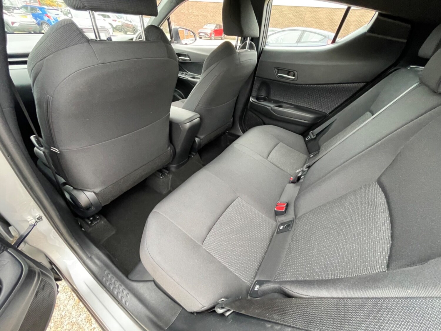 Used Toyota C-HR 2017 for sale - 76185962: Photo 56