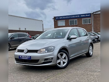 Used Volkswagen Golf 2016 for sale - 77701582: Photo