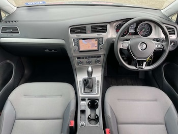 Used Volkswagen Golf 2016 for sale - 77701582: Photo