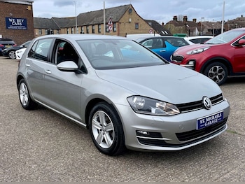 Used Volkswagen Golf 2016 for sale - 77701582: Photo