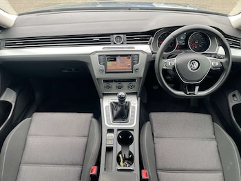 Used Volkswagen Passat 2017 for sale - 77934007: Photo