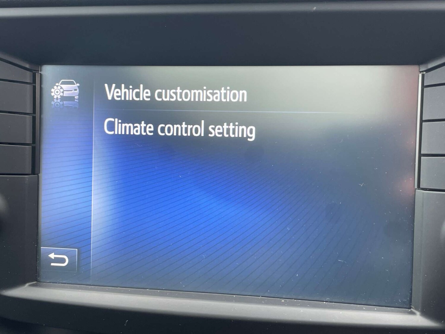 Used Toyota Avensis 2017 for sale - 77712968: Photo 37