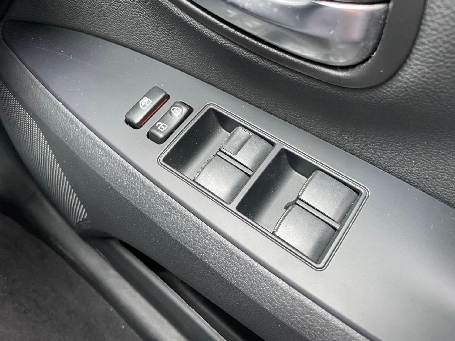 Used Toyota Avensis 2017 for sale - 77712968: Photo 53