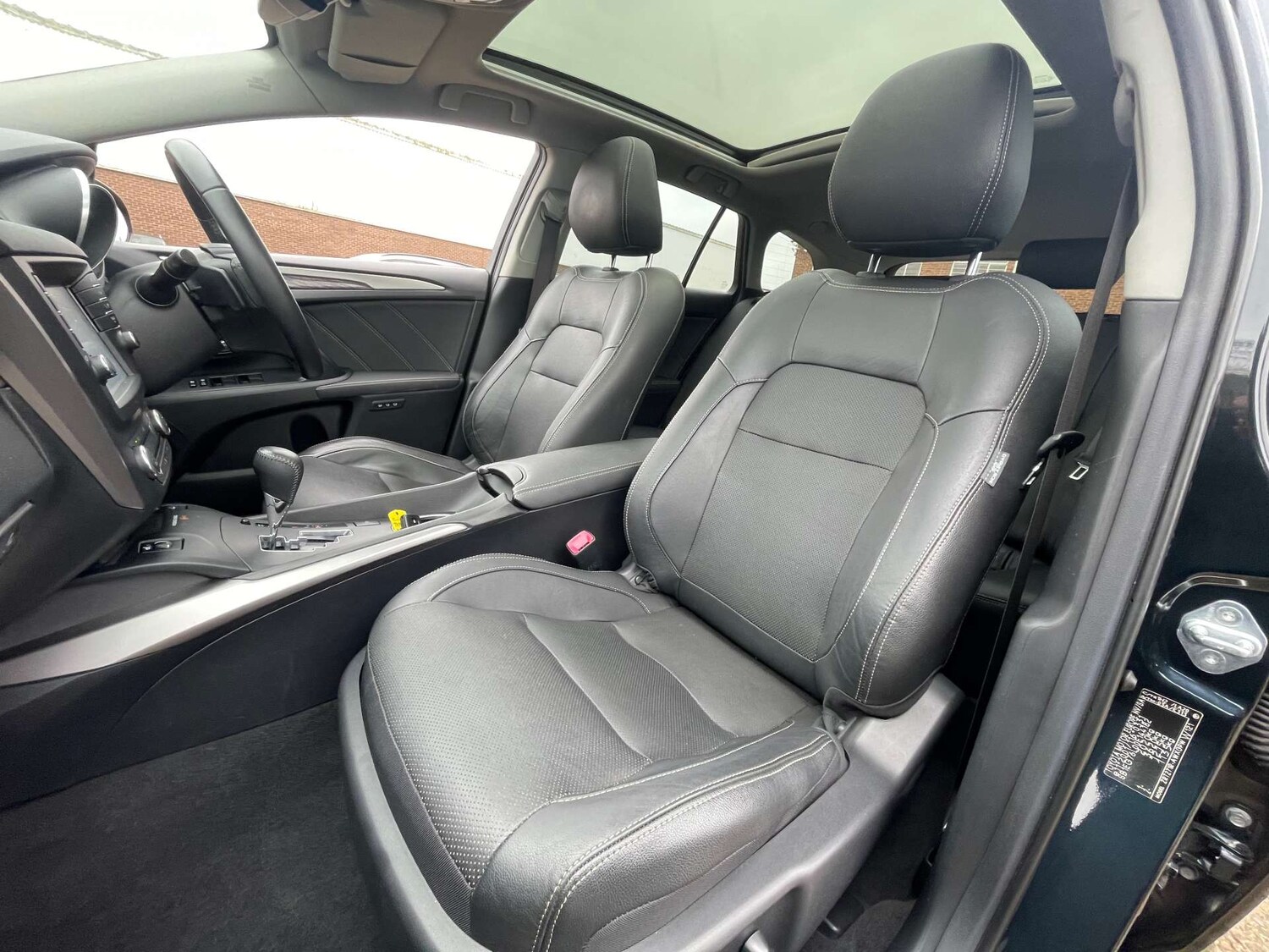 Used Toyota Avensis 2017 for sale - 77712968: Photo 56