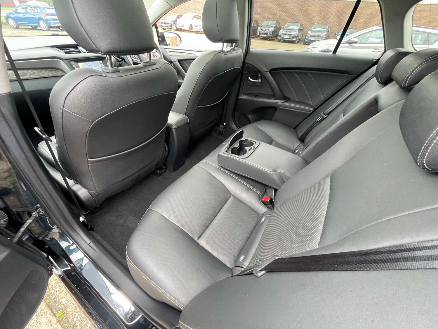 Used Toyota Avensis 2017 for sale - 77712968: Photo 61