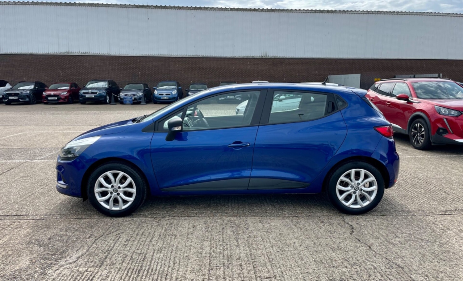 Used Renault Clio 2017 for sale - 75995023: Photo 11