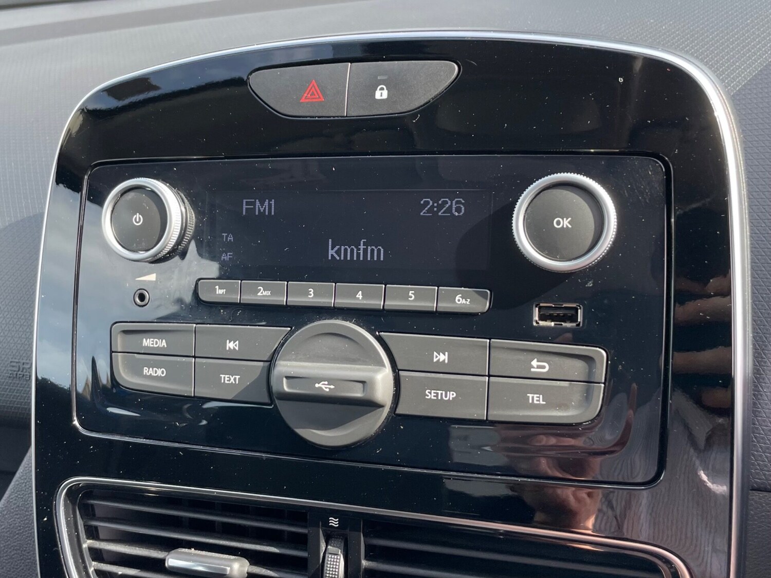 Used Renault Clio 2017 for sale - 75995023: Photo 23