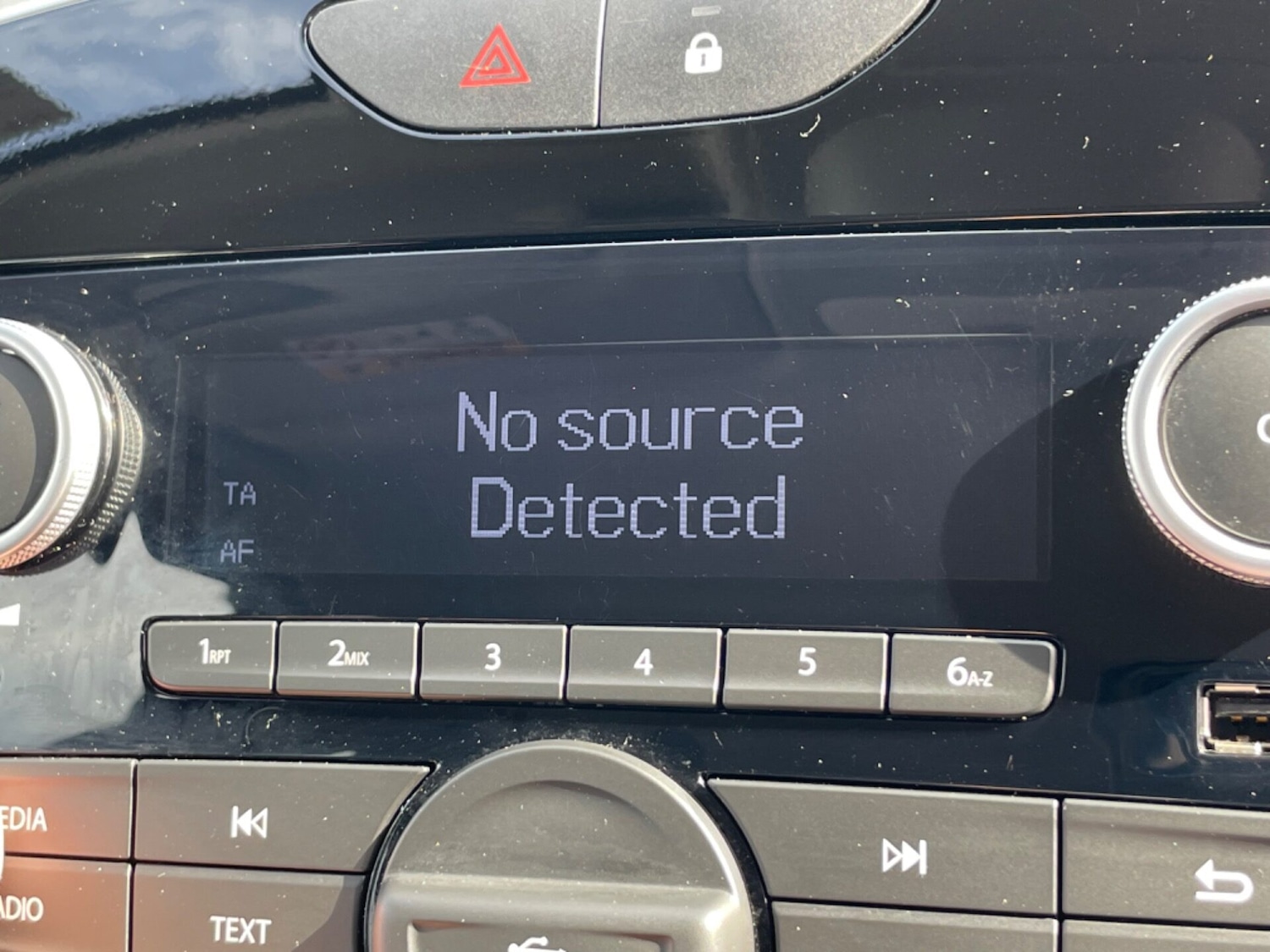 Used Renault Clio 2017 for sale - 75995023: Photo 26