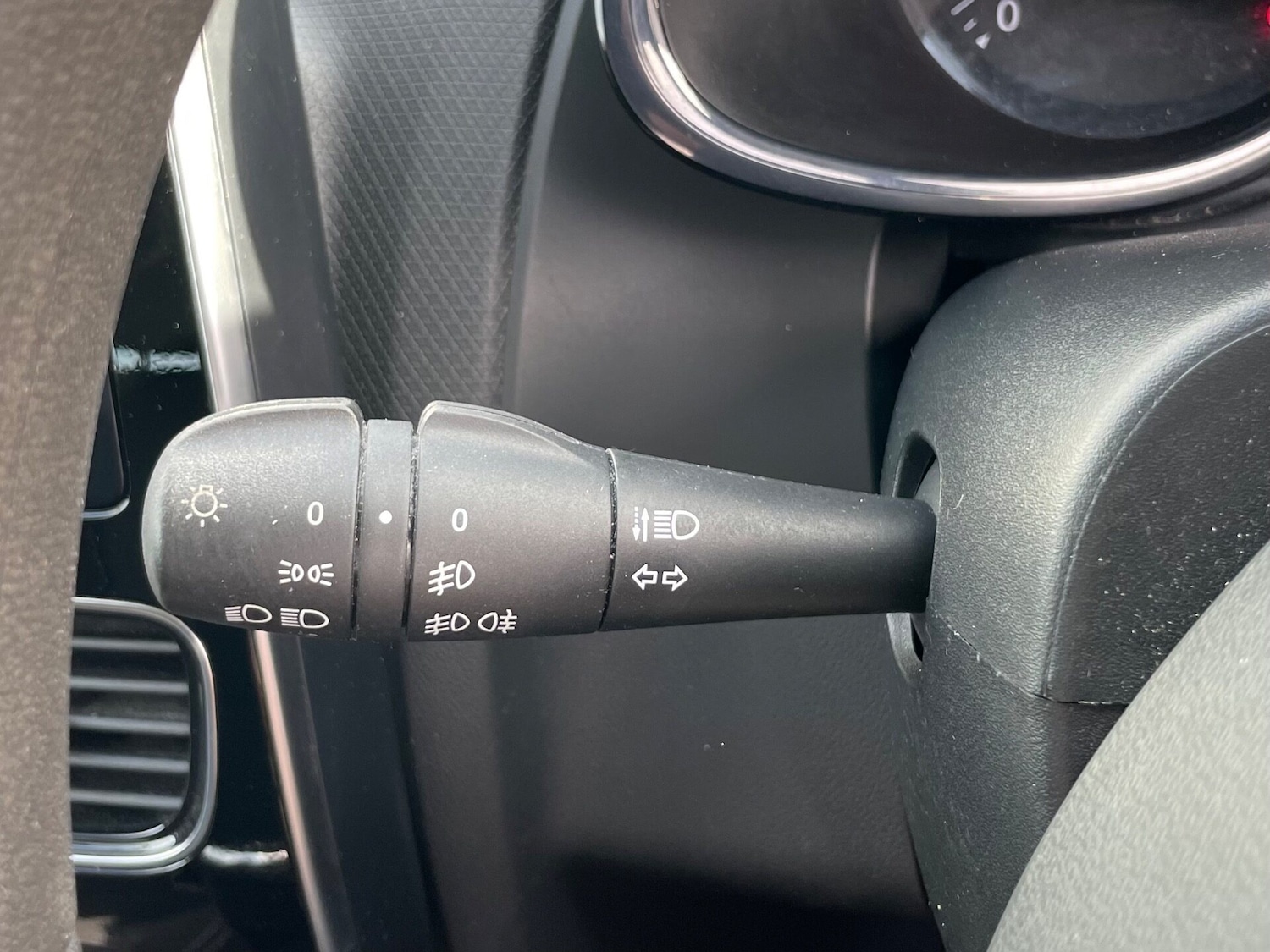 Used Renault Clio 2017 for sale - 75995023: Photo 37