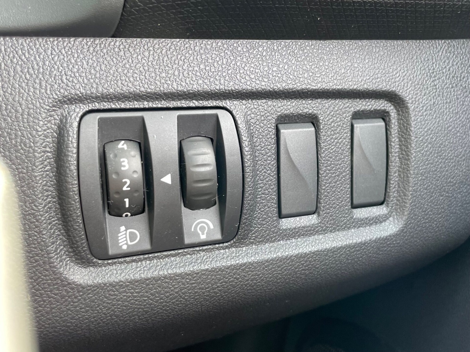 Used Renault Clio 2017 for sale - 75995023: Photo 40