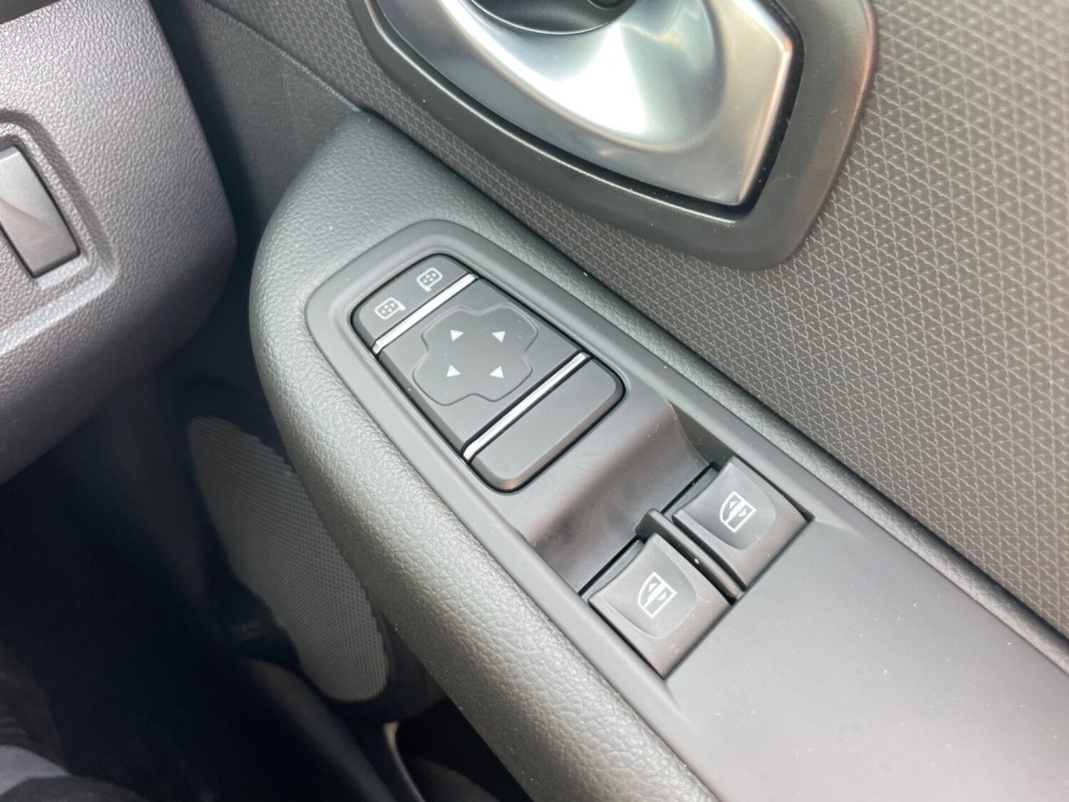 Used Renault Clio 2017 for sale - 75995023: Photo 42