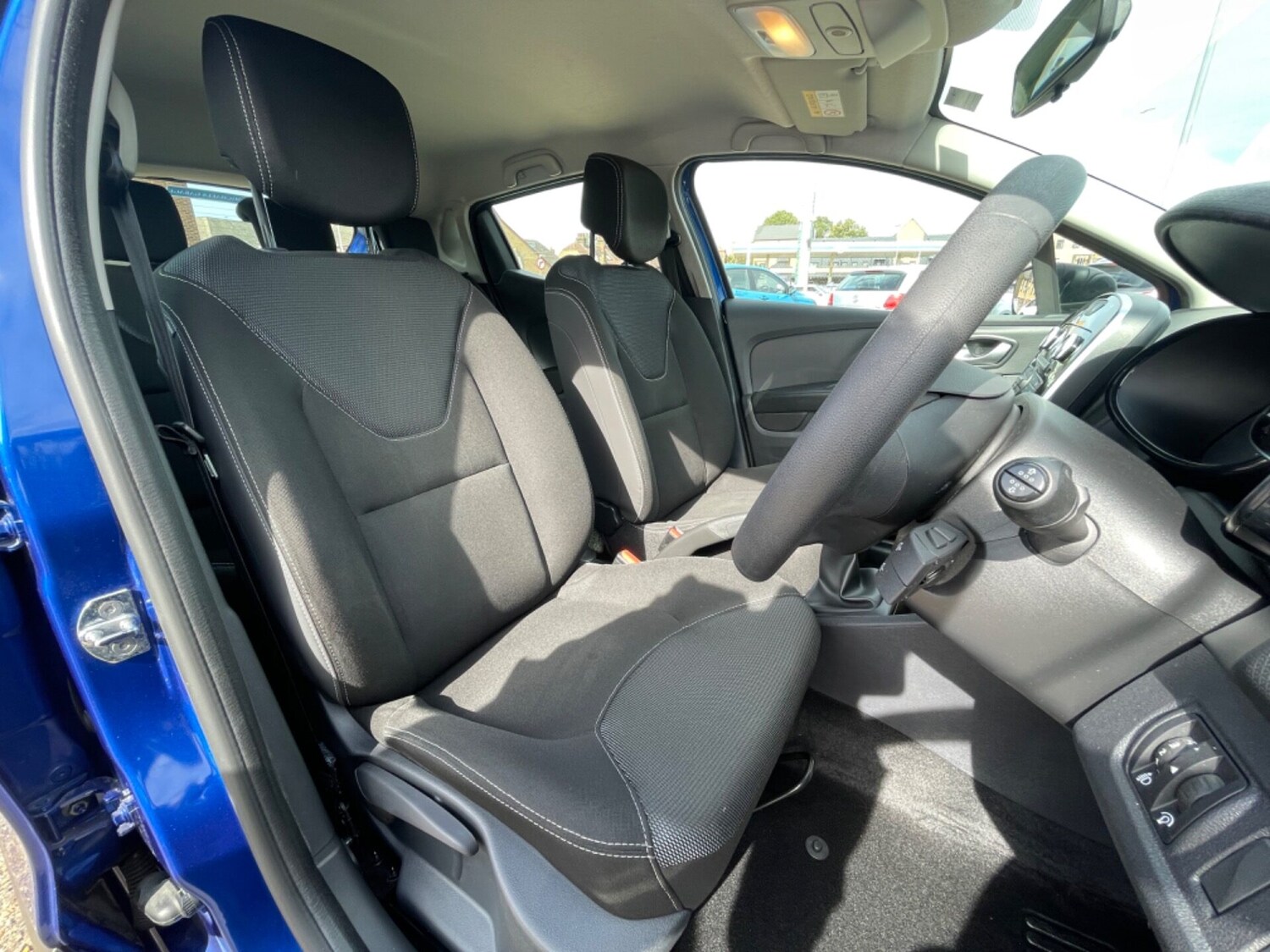 Used Renault Clio 2017 for sale - 75995023: Photo 44