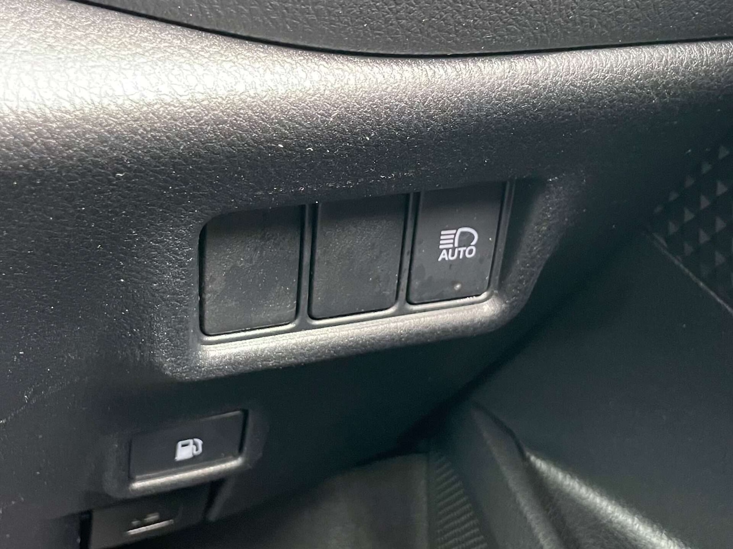 Used Toyota C-HR 2017 for sale - 76922525: Photo 50