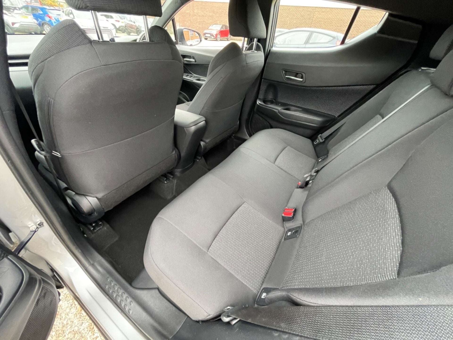 Used Toyota C-HR 2017 for sale - 76922525: Photo 56