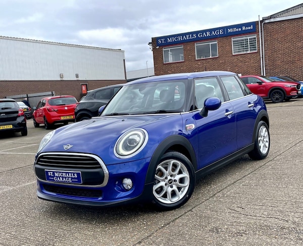 Used MINI Hatch 2018 for sale - 74816752: Photo 1
