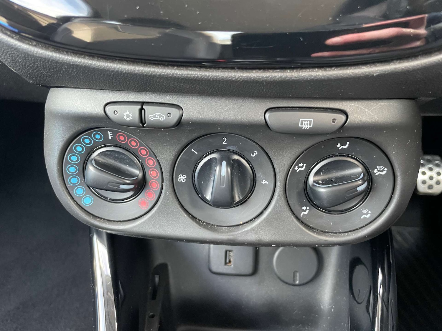 Used Vauxhall ADAM 2017 for sale - 77289437: Photo 35