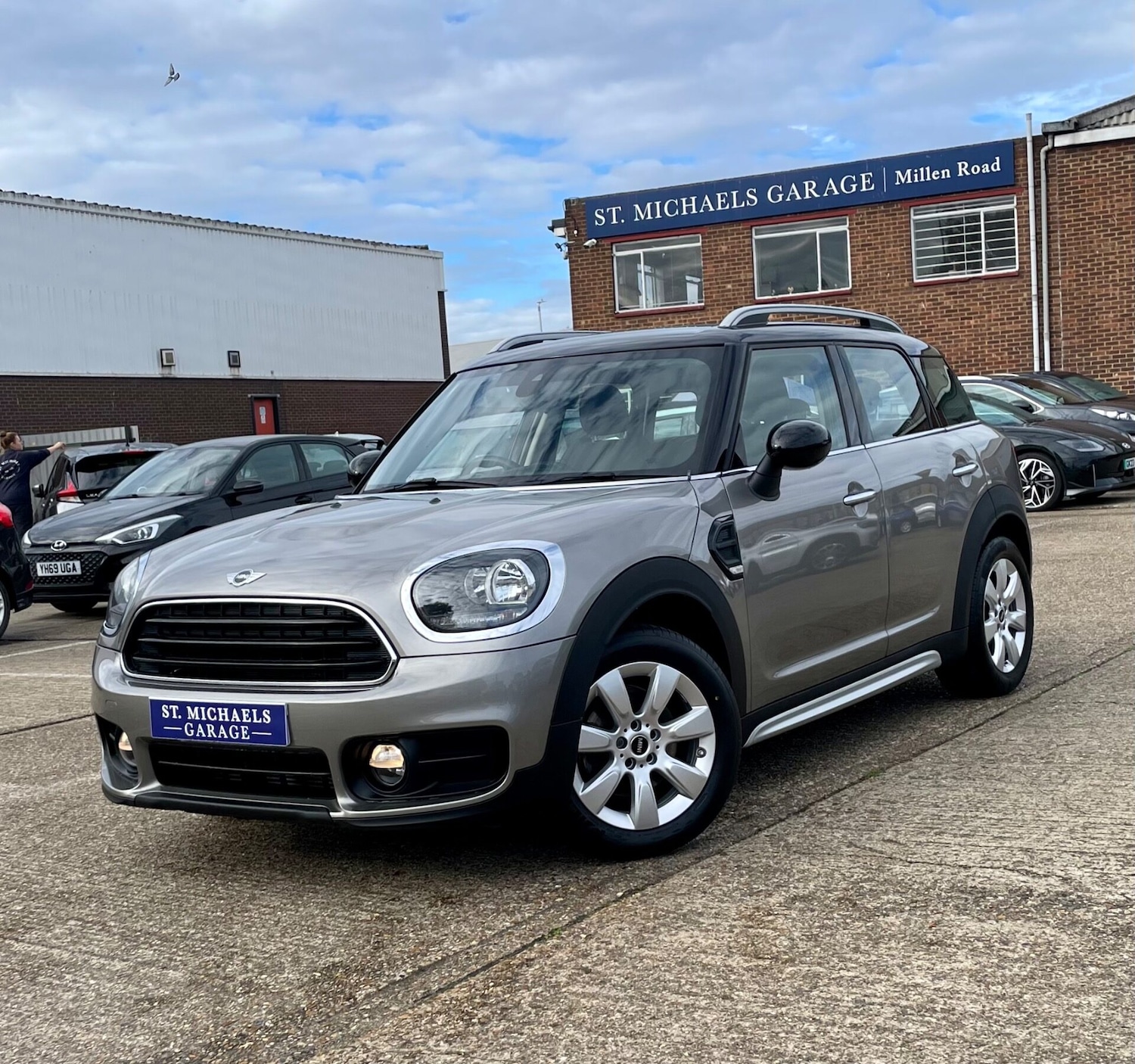 Used MINI Countryman 2017 for sale - 76334349: Photo 1
