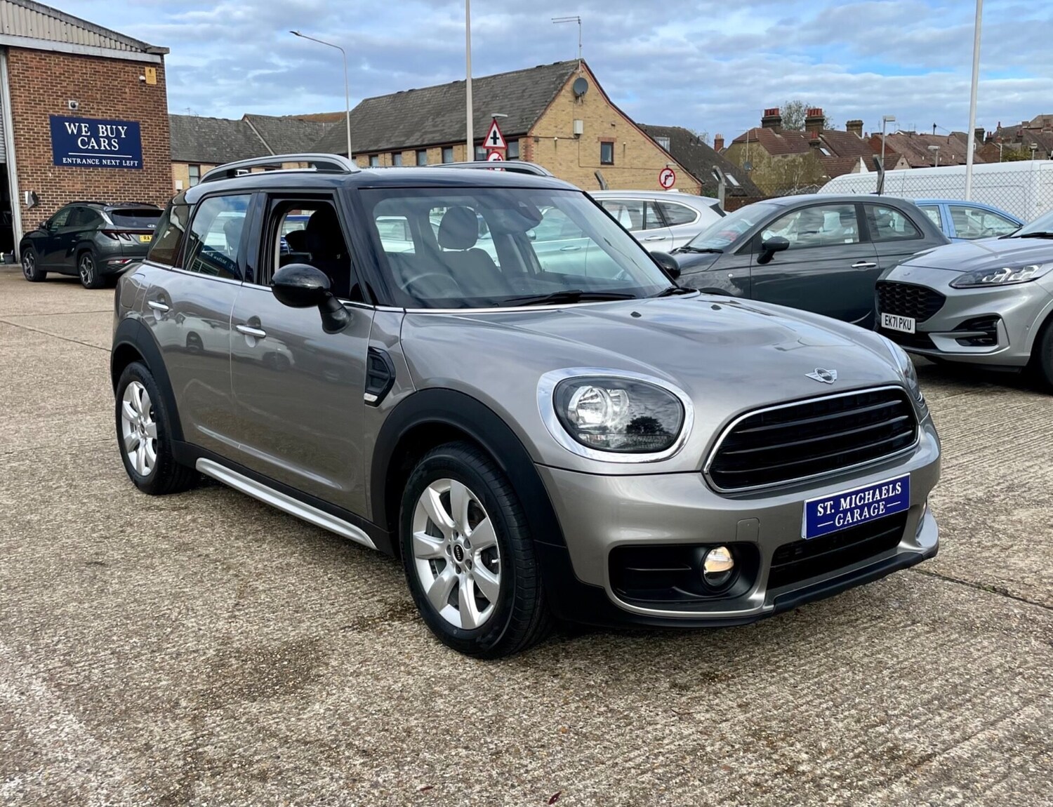 Used MINI Countryman 2017 for sale - 76334349: Photo 4
